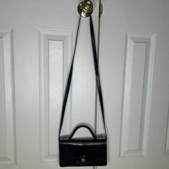 Brighton 8.5 x 5 inch wallet bag with magnetic closure detachable strap - Picture 5 of 11